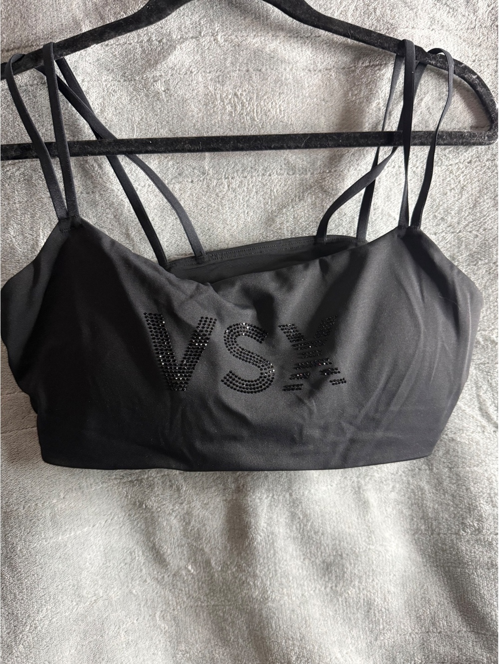 Victoria’s Secret VSX Rhinestone Logo Strappy Sports Bra Black Large C/D NWOT